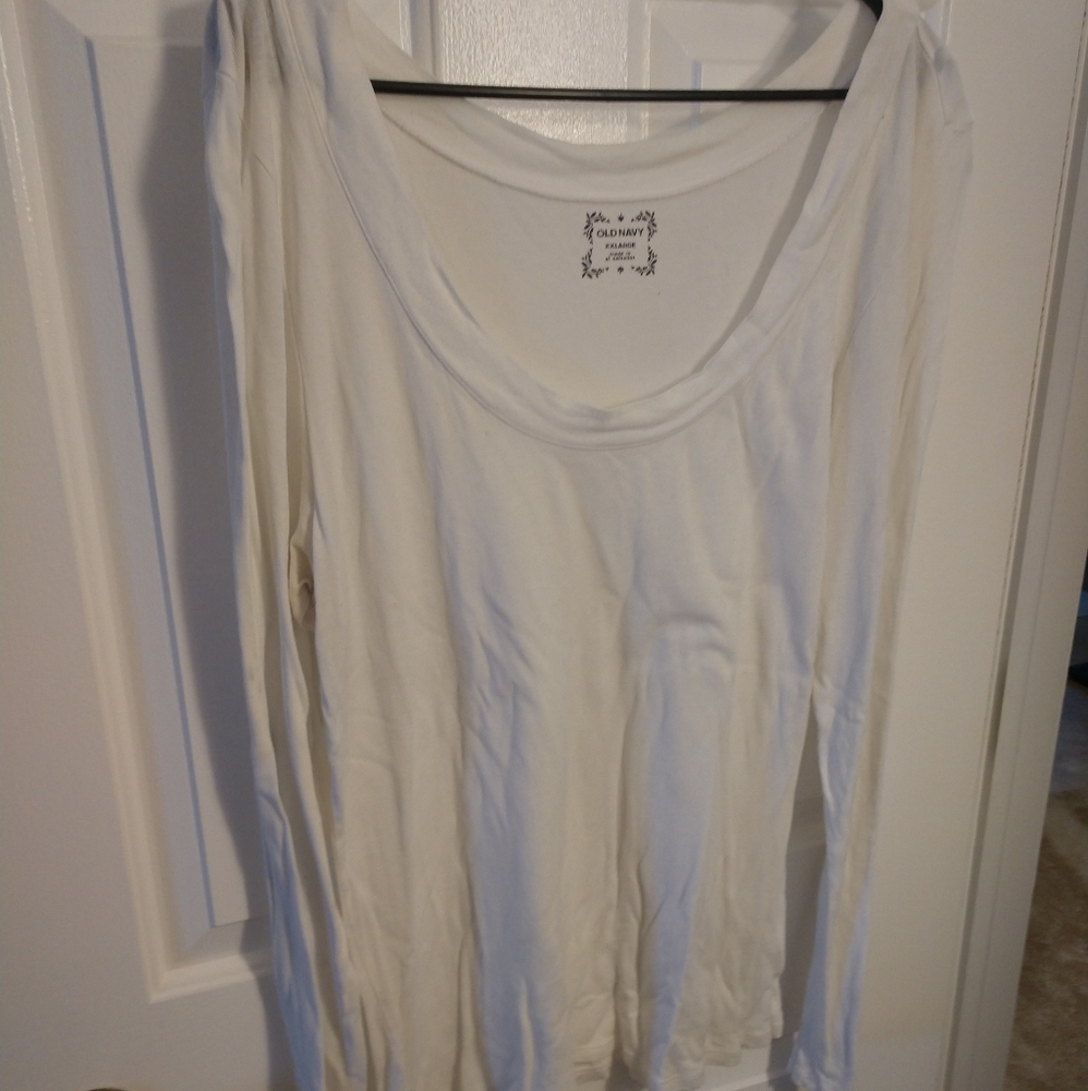 70-  Women’s White long sleeve Old Navy XXL